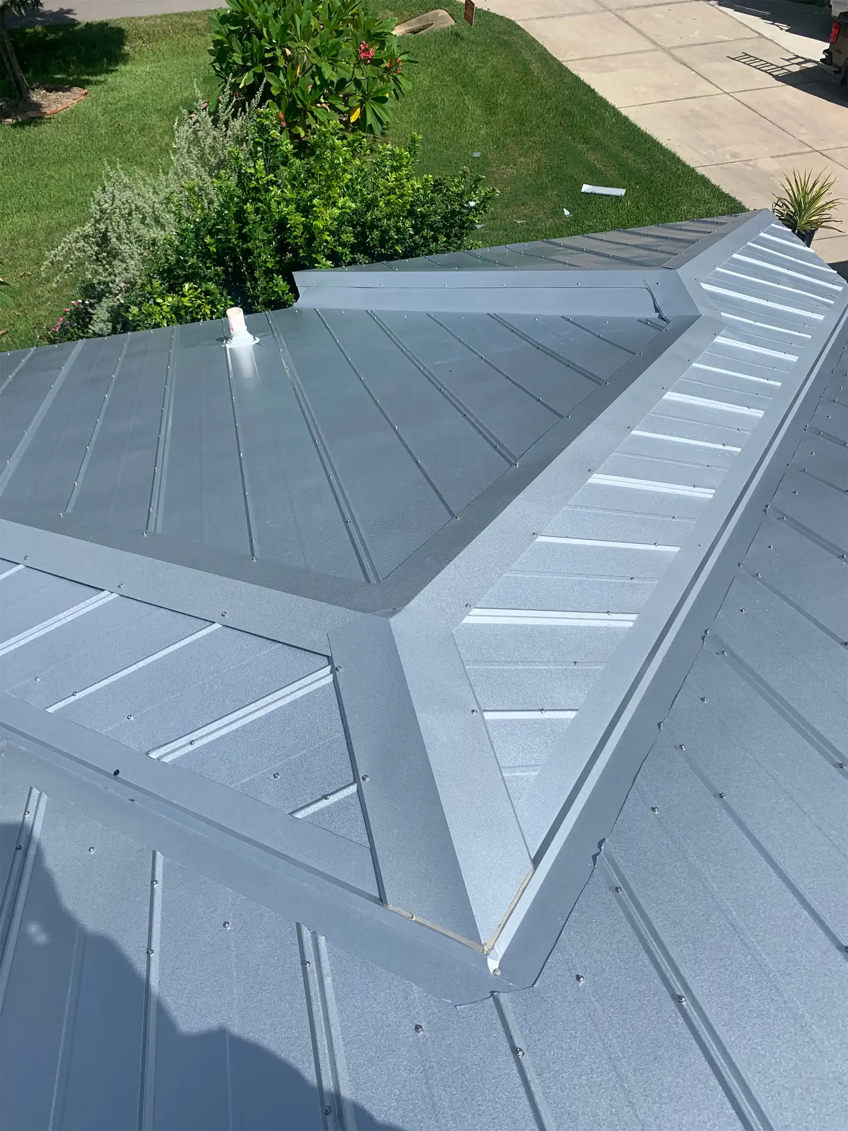 https://bluevisionroofing.com/wp-content/uploads/2025/07/emergency.webp